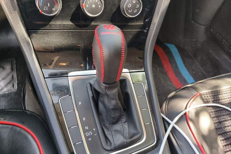 Used Volkswagen Golf 2018 1.6L Automatic Fashion Model Gear Lever