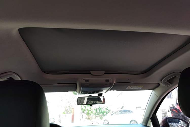 Used Volkswagen Golf 2018 230TSI Automatic Comfort Model Headliner