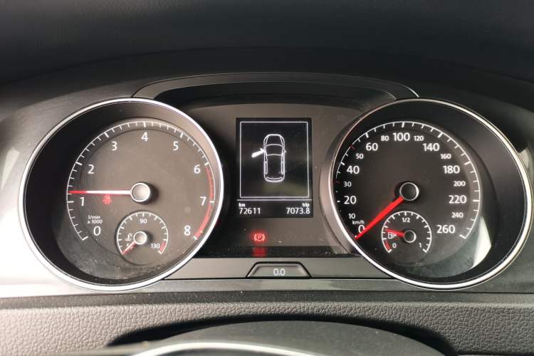 Used Volkswagen Golf 2018 230TSI Automatic Comfort Model Instrument Cluster