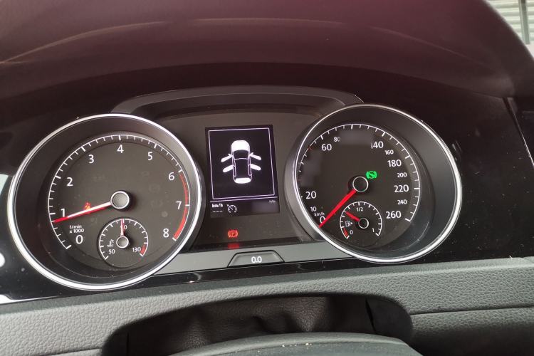 Used Volkswagen Golf 2018 280TSI Automatic R-Line Model Instrument Cluster