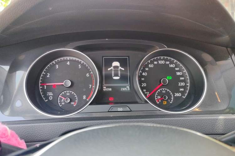 Used Volkswagen Golf 2018 230TSI Automatic Luxury Version Instrument Cluster