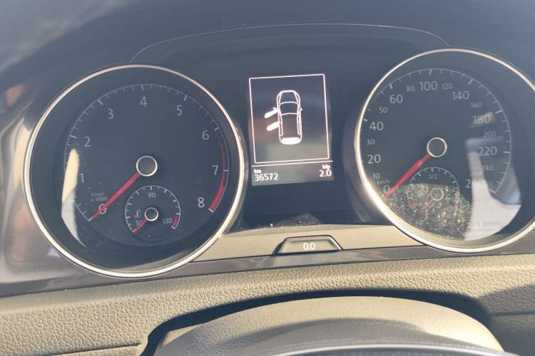 Used Volkswagen Golf 2018 230TSI Automatic Luxury Version Instrument Cluster