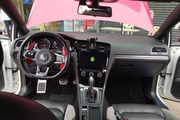 Used Volkswagen Golf 2018 280TSI Automatic R-Line Model Interior 2