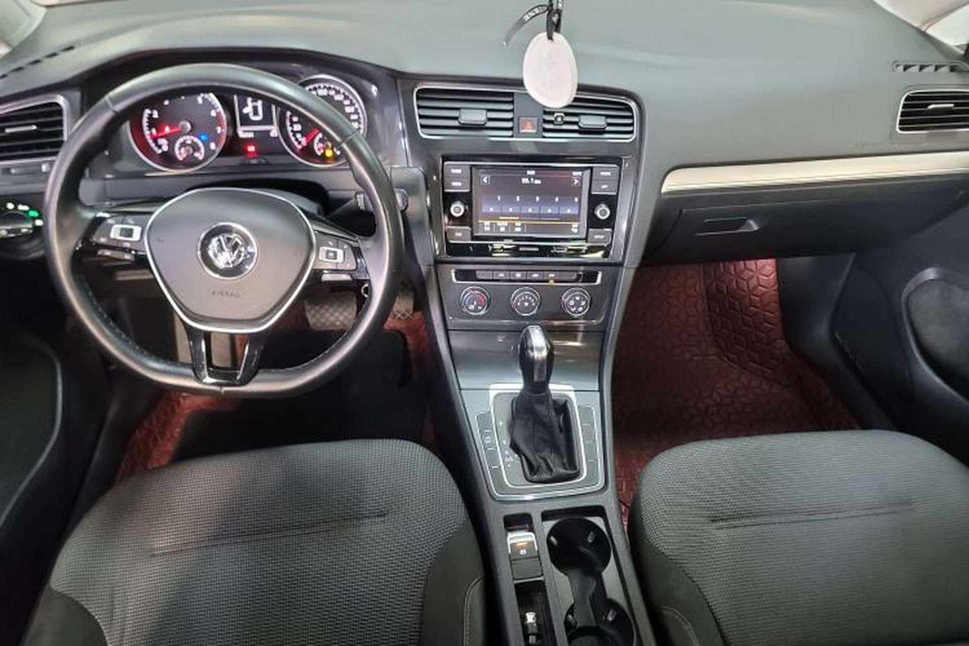 Used Volkswagen Golf 2018 230TSI Automatic Comfort Model Interior 2