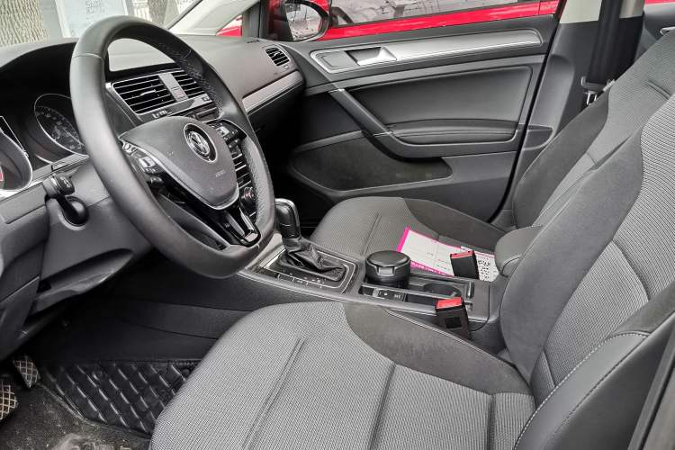 Used Volkswagen Golf 2018 230TSI Automatic Comfort Model Interior 3