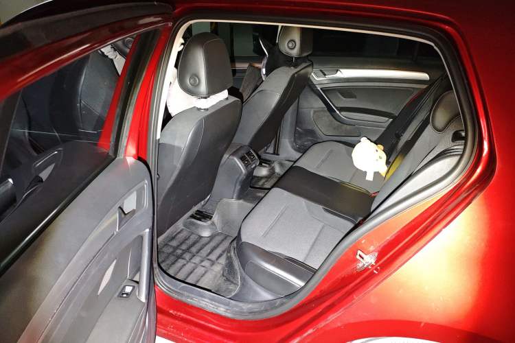 Used Volkswagen Golf 2018 1.6L Automatic Comfort Model Interior 4
