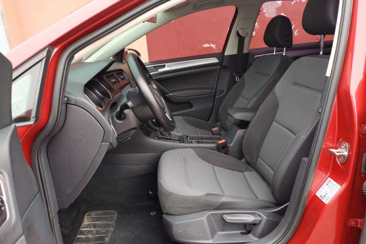 Used Volkswagen Golf 2018 230TSI Automatic Comfort Model Left Front Seat
