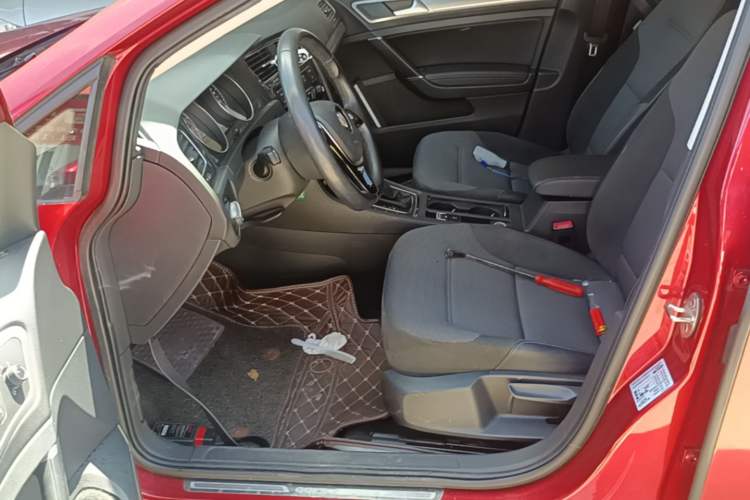 Used Volkswagen Golf 2018 1.6L Automatic Comfort Model Left Front Seat