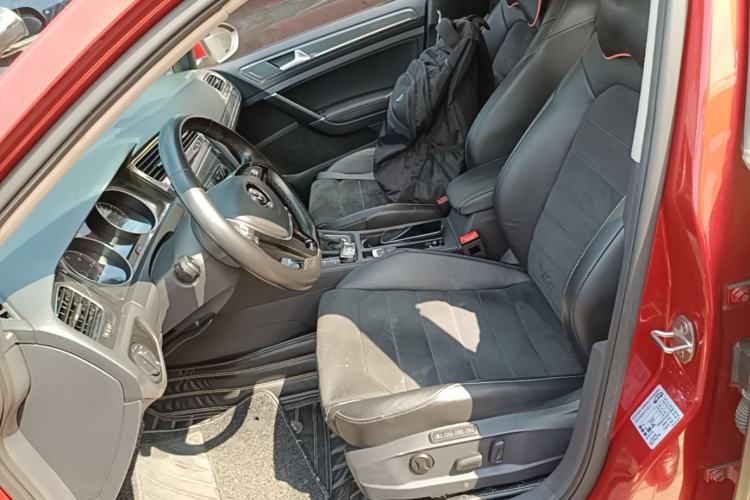 Used Volkswagen Golf 2018 230TSI Automatic Luxury Version Left Front Seat
