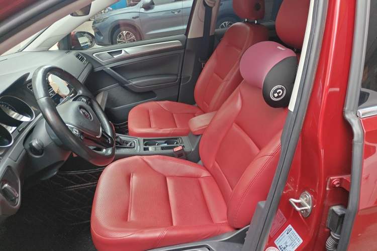 Used Volkswagen Golf 2018 1.6L Automatic Comfort Model Left Front Seat