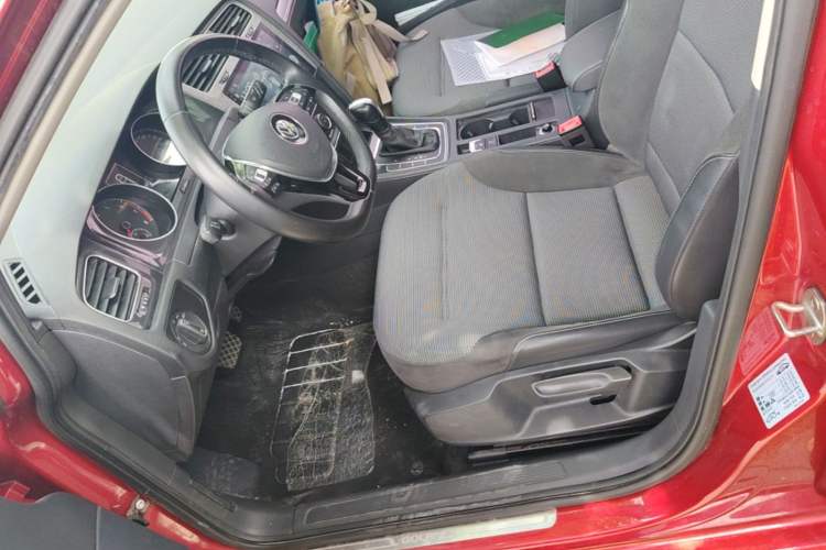 Used Volkswagen Golf 2018 1.6L Automatic Comfort Model Left Front Seat