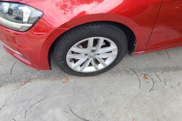 Used Volkswagen Golf 2018 1.6L Automatic Comfort Model Left Front Wheel Hub