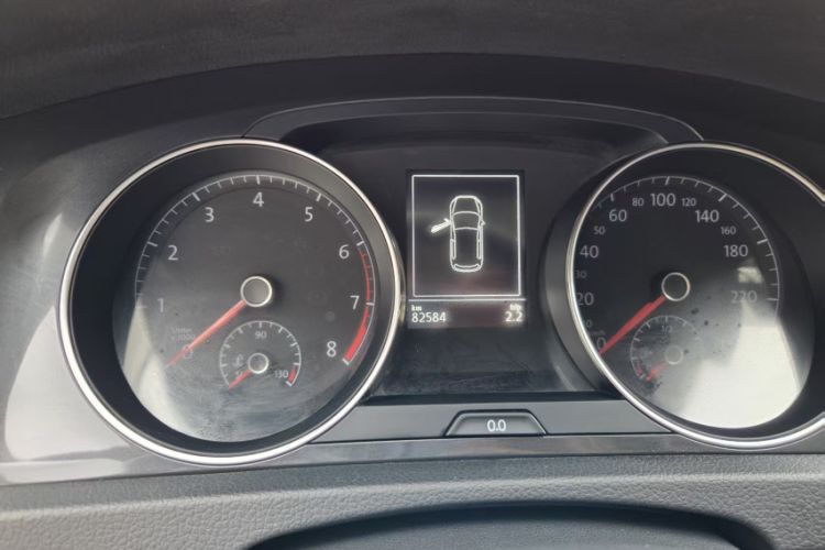 Used Volkswagen Golf 2018 230TSI Automatic Comfort Model Odometer Close Up