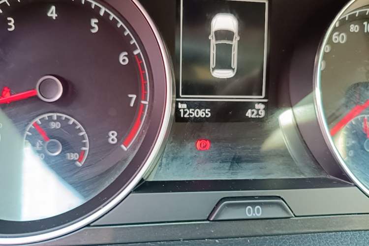 Used Volkswagen Golf 2018 230TSI Automatic Luxury Version Odometer Close Up