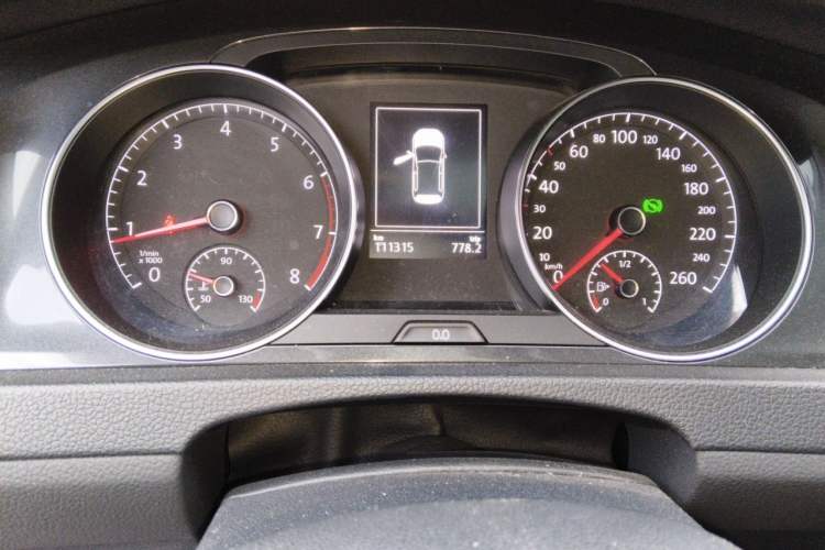 Used Volkswagen Golf 2018 230TSI Automatic Comfort Model Odometer Close Up