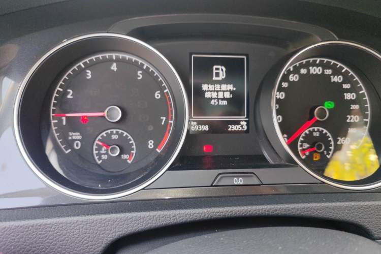 Used Volkswagen Golf 2018 230TSI Automatic Luxury Version Odometer Close Up