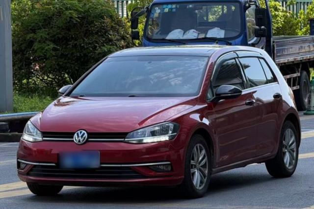 Ojetý Volkswagen Golf 2018 1.6L Automatic Comfort Model