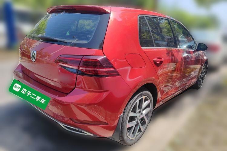 Used Volkswagen Golf 2018 230TSI Automatic Luxury Version Rear Right 45 Deg