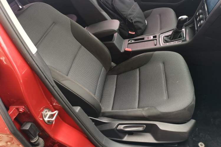 Used Volkswagen Golf 2018 230TSI Automatic Comfort Model Right Front Seat