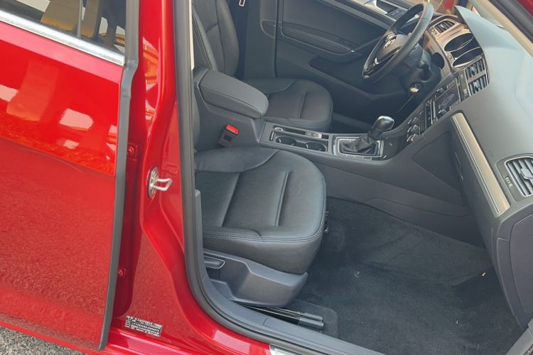 Used Volkswagen Golf 2018 1.6L Automatic Comfort Model Right Front Seat
