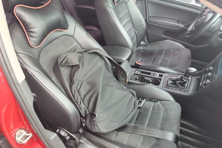 Used Volkswagen Golf 2018 230TSI Automatic Luxury Version Right Front Seat