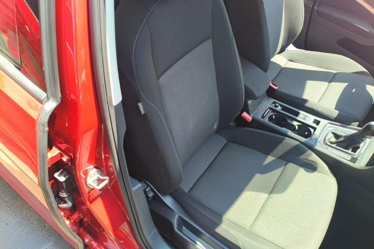 Used Volkswagen Golf 2018 1.6L Automatic Fashion Model Right Front Seat