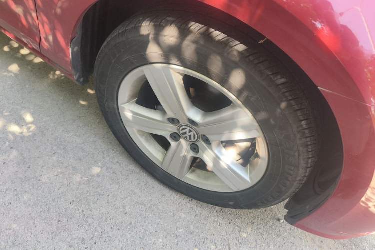 Used Volkswagen Golf 2018 1.6L Automatic Fashion Model Right Front Wheel Hub