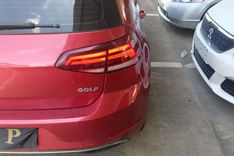 Used Volkswagen Golf 2018 1.6L Automatic Comfort Model Right Rear Taillight