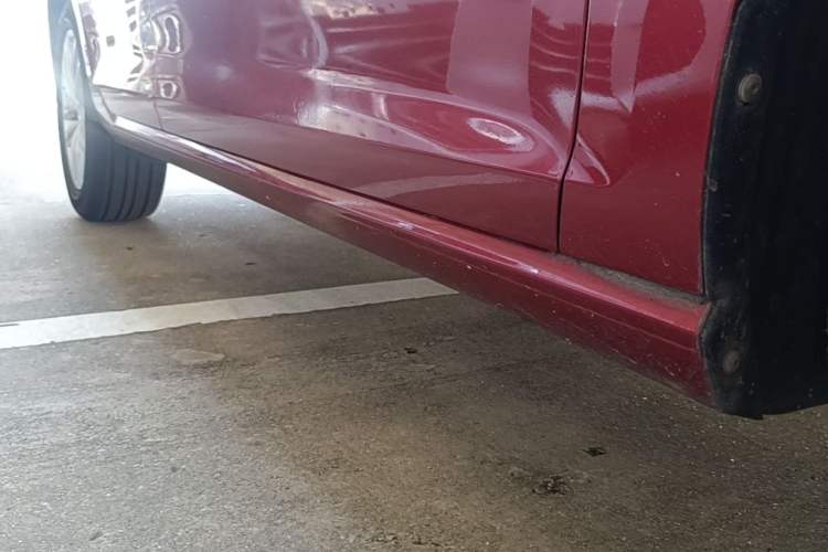 Used Volkswagen Golf 2018 1.6L Automatic Comfort Model Right Side Sill