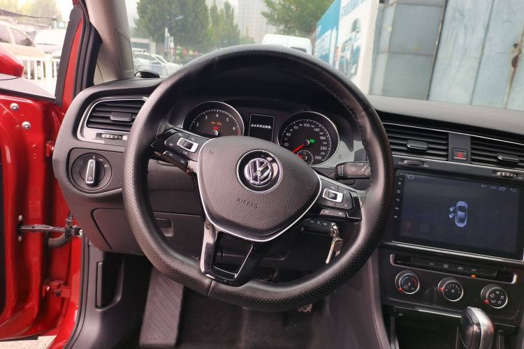 Used Volkswagen Golf 2018 230TSI Automatic Comfort Model Steering Wheel