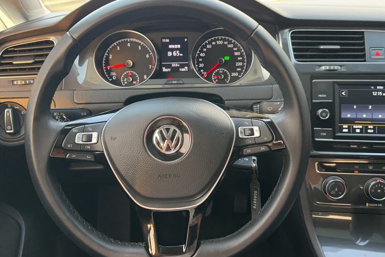 Used Volkswagen Golf 2018 1.6L Automatic Comfort Model Steering Wheel