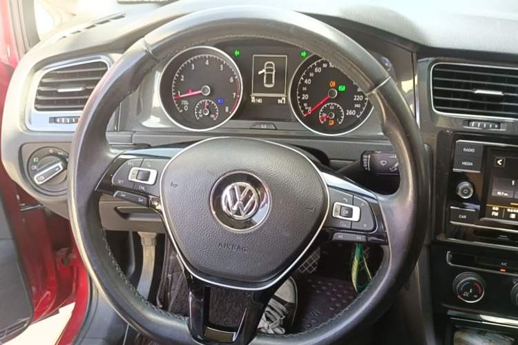 Used Volkswagen Golf 2018 1.6L Automatic Comfort Model Steering Wheel