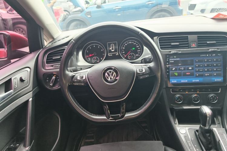 Used Volkswagen Golf 2018 230TSI Automatic Luxury Version Steering Wheel
