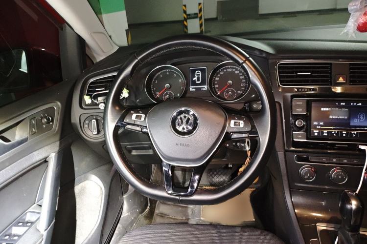 Used Volkswagen Golf 2018 1.6L Automatic Comfort Model Steering Wheel