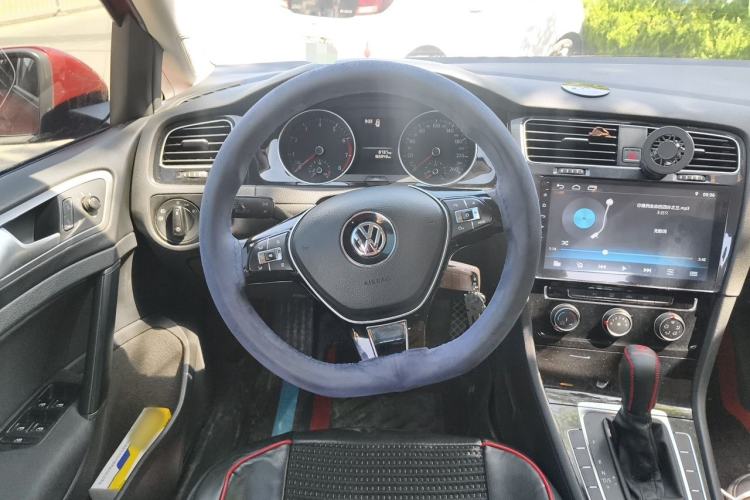 Used Volkswagen Golf 2018 1.6L Automatic Fashion Model Steering Wheel