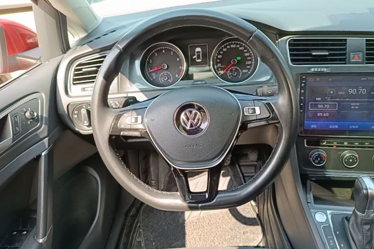 Used Volkswagen Golf 2018 230TSI Automatic Luxury Version Steering Wheel