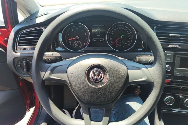 Used Volkswagen Golf 2018 1.6L Automatic Fashion Model Steering Wheel