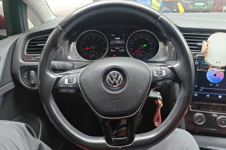 Used Volkswagen Golf 2018 1.6L Automatic Comfort Model Steering Wheel