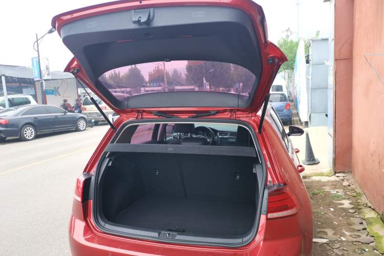 Used Volkswagen Golf 2018 230TSI Automatic Comfort Model Trunk