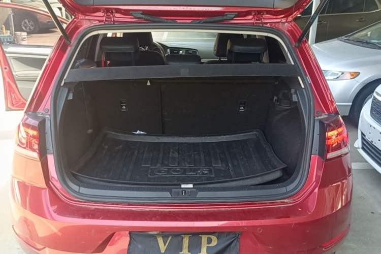 Used Volkswagen Golf 2018 1.6L Automatic Comfort Model Trunk