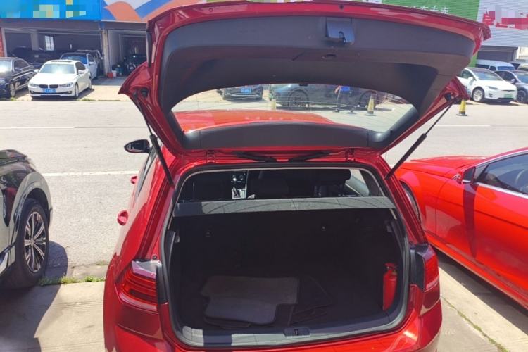 Used Volkswagen Golf 2018 1.6L Automatic Fashion Model Trunk