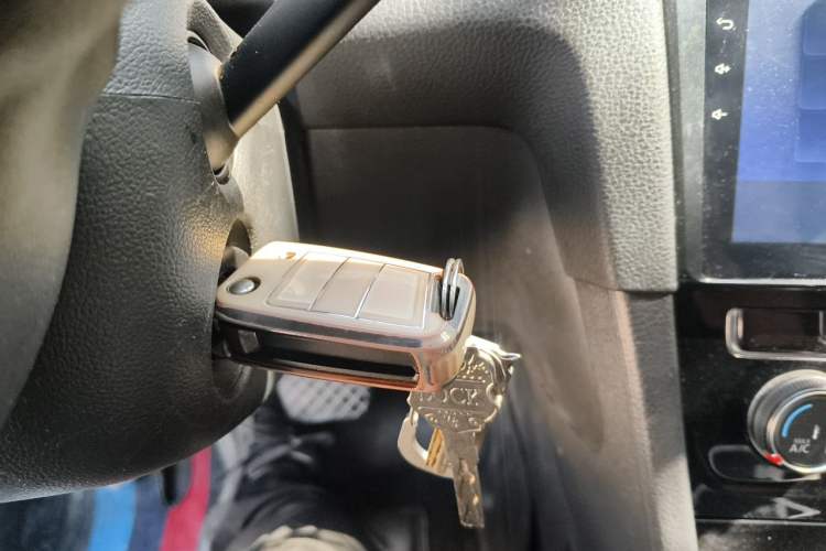 Used Volkswagen Golf 2018 1.6L Automatic Fashion Model Vehicle Key