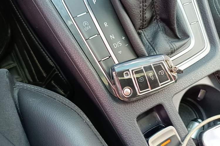 Used Volkswagen Golf 2018 230TSI Automatic Luxury Version Vehicle Key