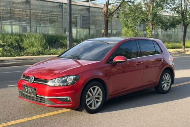 Ojetý Volkswagen Golf 2018 230TSI Automatic Comfort Model