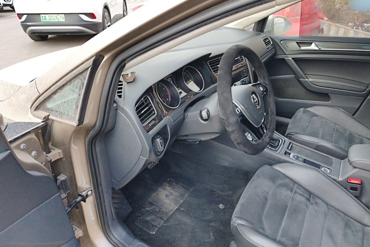 Used Volkswagen Golf 2018 230TSI Automatic Luxury Version Driver Seat