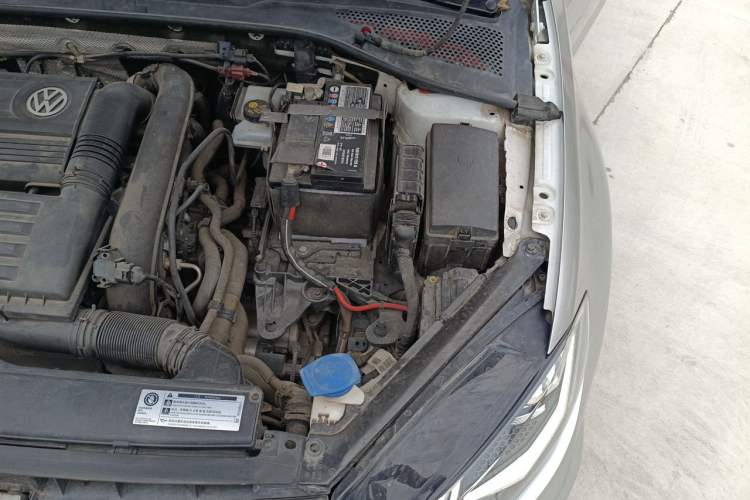 Used Volkswagen Golf 2018 280TSI Automatic R-Line Model Engine Bay Left