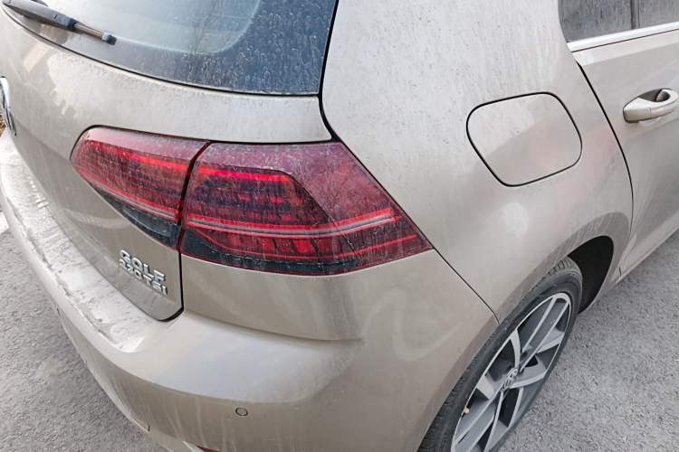 Used Volkswagen Golf 2018 230TSI Automatic Luxury Version Exterior 3