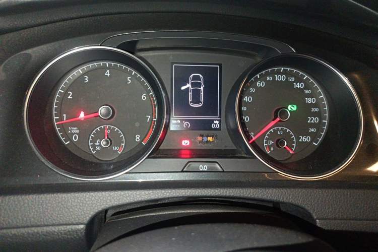 Used Volkswagen Golf 2018 230TSI Automatic Luxury Version Instrument Cluster