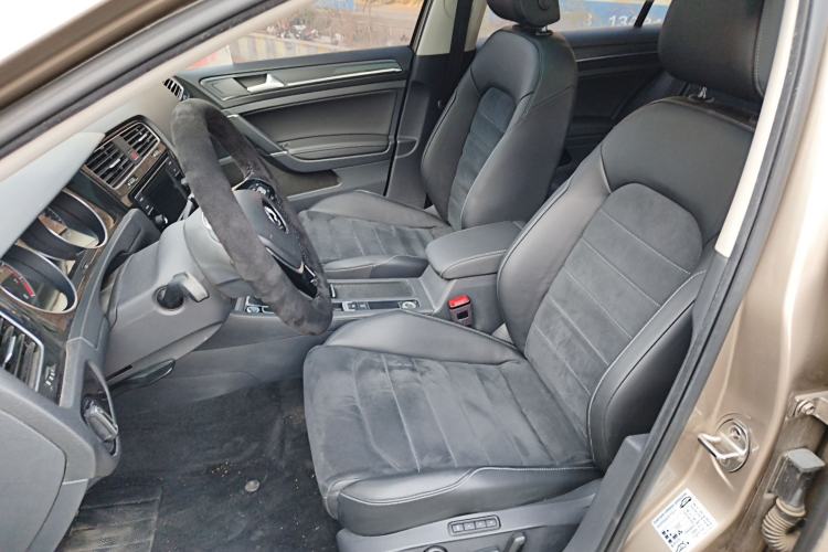 Used Volkswagen Golf 2018 230TSI Automatic Luxury Version Left Front Seat