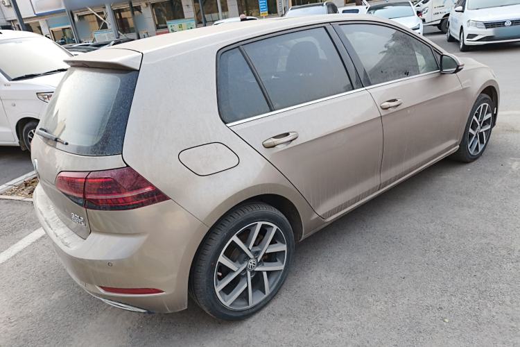 Used Volkswagen Golf 2018 230TSI Automatic Luxury Version Rear Right 45 Deg